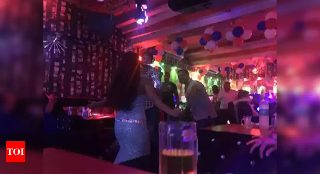 Super 20 Indian Mujra Bar in Dubai